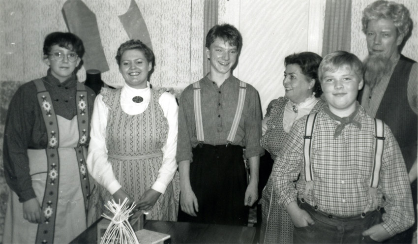 Renate Bokelmann, Beate Koßmann, Christoph Denz, Käthe Pingel, Jörg Schütze und Gisbert Schlüter in "De Vuhlschneyder"
